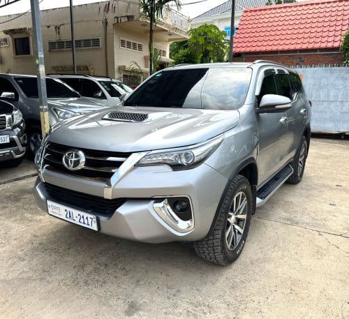 TOYOTA FORTUNER 2017 អូតូកាប់ពីតាស់