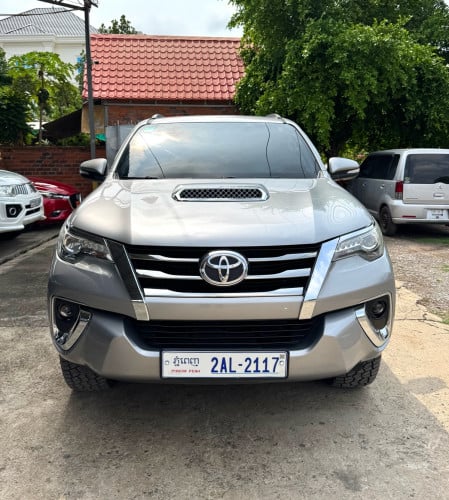 TOYOTA FORTUNER 2017 អូតូកាប់ពីតាស់