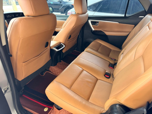 TOYOTA FORTUNER 2017 អូតូកាប់ពីតាស់