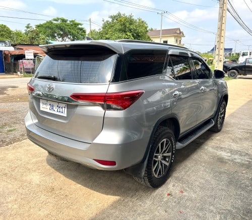 TOYOTA FORTUNER 2017 អូតូកាប់ពីតាស់