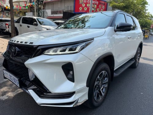 TOYOTA Fortuner Legender Modellistaឆ្នាំ 2025  សោ2គ្រាប់
