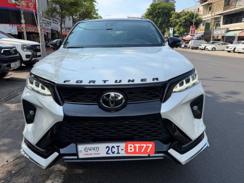 TOYOTA Fortuner Legender Modellistaឆ្នាំ 2025  សោ2គ្រាប់