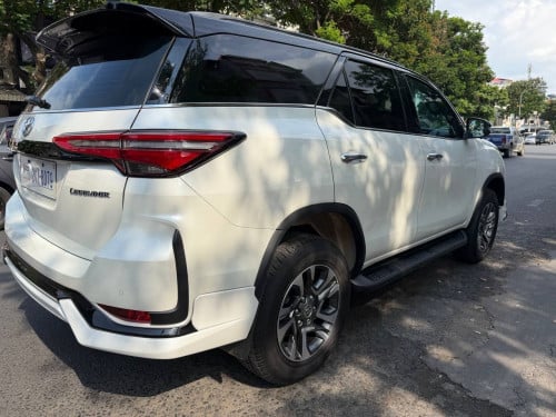 TOYOTA Fortuner Legender Modellistaឆ្នាំ 2025  សោ2គ្រាប់