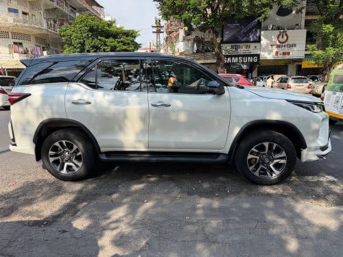 TOYOTA Fortuner Legender Modellistaឆ្នាំ 2025  សោ2គ្រាប់