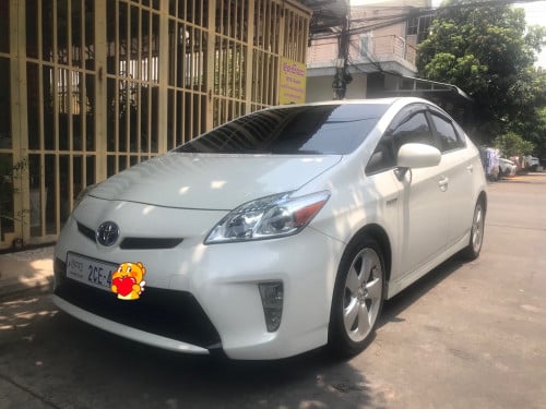 Toyota Prius 2012 option 3 ម្ចាស់ដើម ទើបជិះលក់ចង់ដូរសេរី