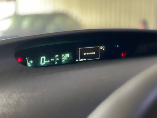 Toyota Prius 2012 option 5 ទេីបតែចូលស្តុកថ្មី តម្លៃល្អ បង់រំលស់សិក្សា១៥នាទីដកឡាន