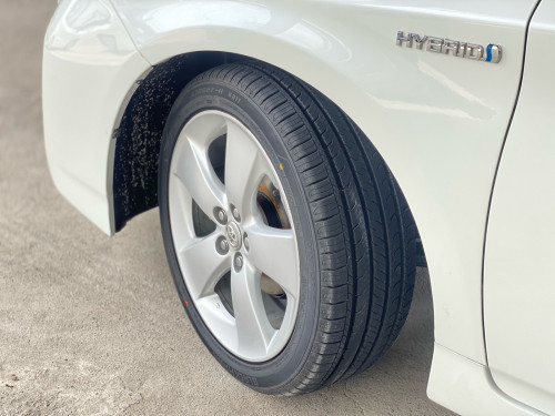 Toyota Prius 2012 option 5 ទេីបតែចូលស្តុកថ្មី តម្លៃល្អ បង់រំលស់សិក្សា១៥នាទីដកឡាន