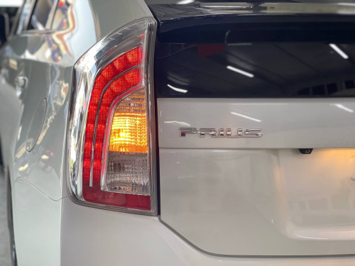 Toyota Prius 2012 option 5 ទេីបតែចូលស្តុកថ្មី តម្លៃល្អ បង់រំលស់សិក្សា១៥នាទីដកឡាន