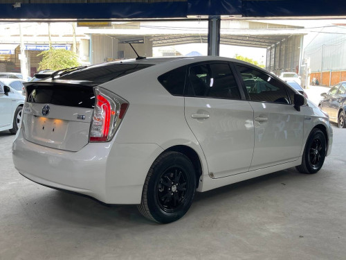 Toyota Prius 2012 option 5 ទេីបតែចូលស្តុកថ្មី តម្លៃល្អ បង់រំលស់សិក្សា១៥នាទីដកឡាន