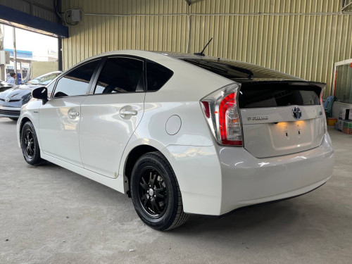 Toyota Prius 2012 option 5 ទេីបតែចូលស្តុកថ្មី តម្លៃល្អ បង់រំលស់សិក្សា១៥នាទីដកឡាន