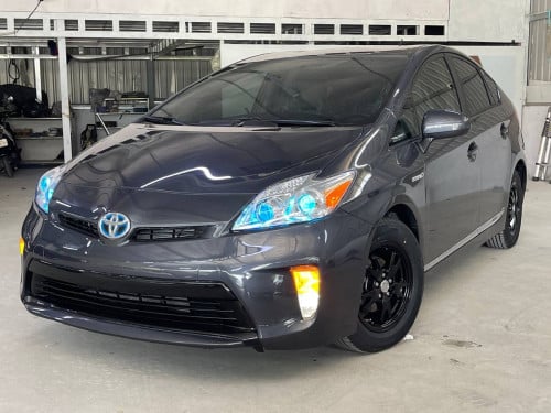 Toyota Prius 2013 option 2 up Android ទេីបតែចូលស្តុកថ្មី តម្លៃល្អ បង់រំលស់សិក្សា១៥នាទីដកឡាន