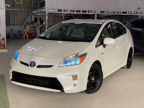 Toyota Prius 2014 option 2 up Android ទេីបតែចូលស្តុកថ្មី តម្លៃល្អ បង់រំលស់សិក្សា១៥នាទីដកឡាន