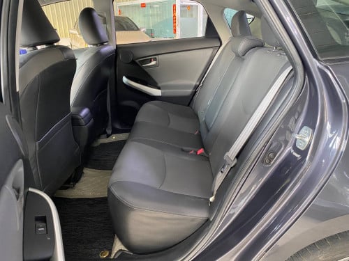 Toyota Prius 2014 option 5 ទេីបតែចូលស្តុកថ្មី តម្លៃល្អ បង់រំលស់សិក្សា១៥នាទីដកឡាន