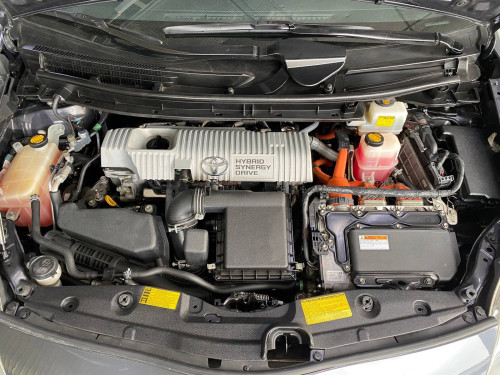 Toyota Prius 2014 option 5 ទេីបតែចូលស្តុកថ្មី តម្លៃល្អ បង់រំលស់សិក្សា១៥នាទីដកឡាន