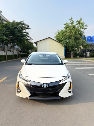 Toyota Prius Prime Full Advanced Technology 2017 ឡាន​ស្អាត​ ថ្នាំ​សុីន​100%