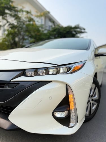 Toyota Prius Prime Full Advanced Technology 2017 ឡាន​ស្អាត​ ថ្នាំ​សុីន​100%