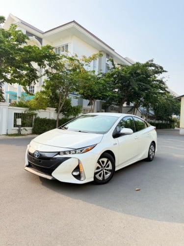 Toyota Prius Prime Full Advanced Technology 2017 ឡាន​ស្អាត​ ថ្នាំ​សុីន​100%
