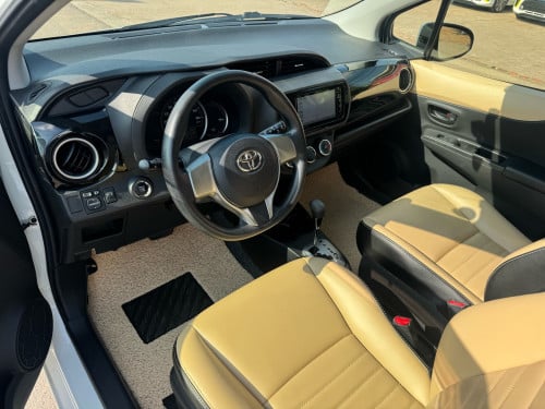 Toyota Vitz 2013 Smart key 🗝️
