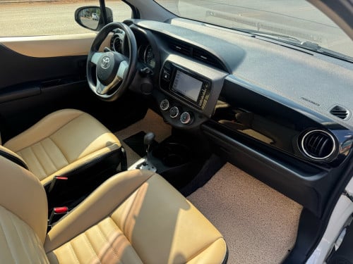 Toyota Vitz 2013 Smart key 🗝️