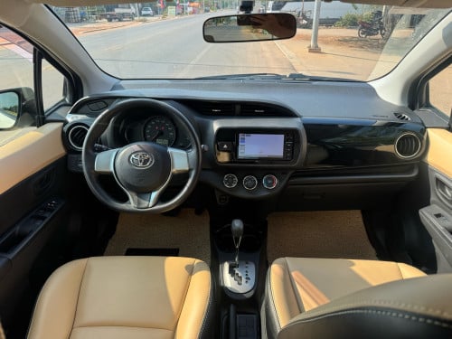 Toyota Vitz 2013 Smart key 🗝️