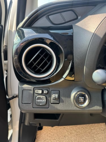 Toyota Vitz 2013 Smart key 🗝️