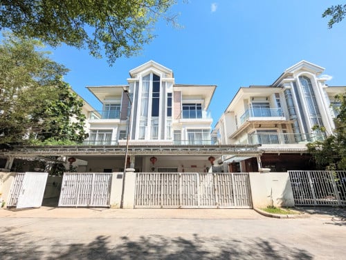 Twin Villa សំរាប់លក់នៅបុរីជីបម៉ុងលែនសែនសុខ អុីនអន២ តម្លៃ 279000$ ចរចាគ្នាបាន
