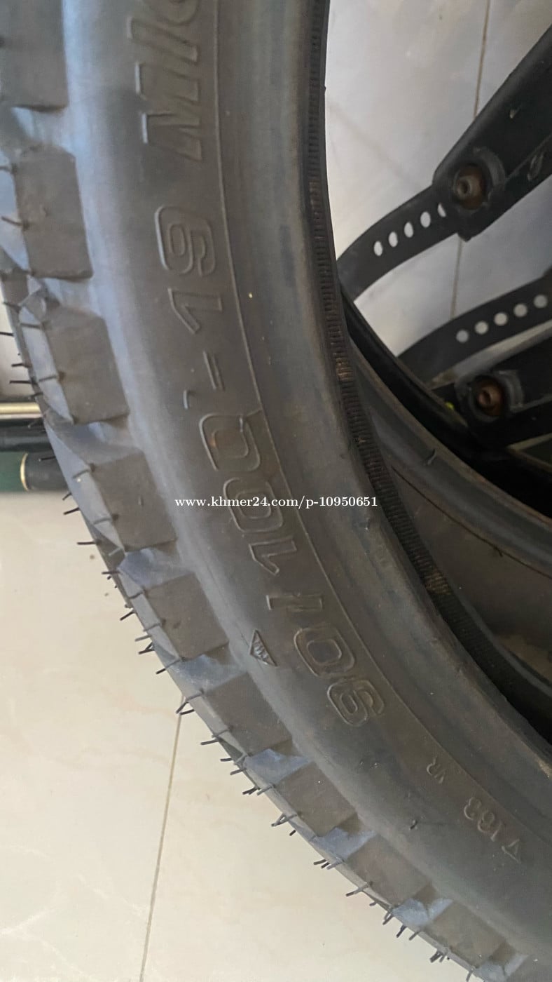 លក់កង់មុខ suzuki bigboy 90/100-19