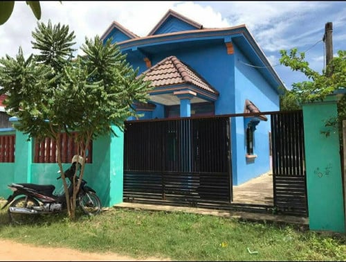ផ្ទះនឹងដីលក់