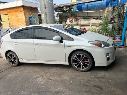 ឡានលក់ប្រញ៉ាប់លុយ