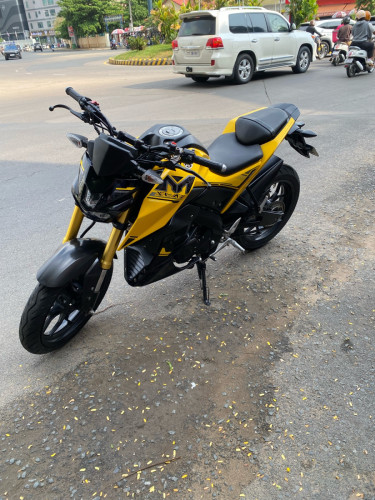 ម៉ូតូលក់