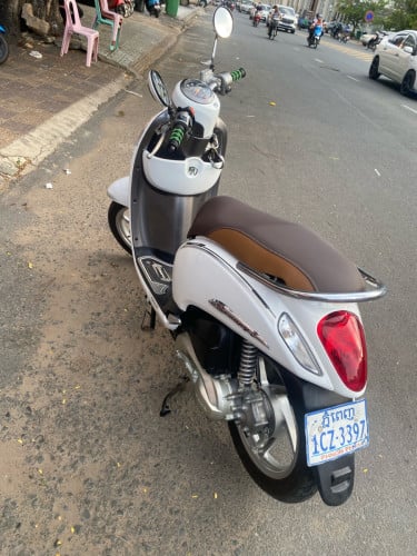 ម៉ូតូលក់