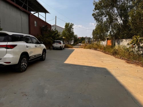 ដីលក់តម្លៃល្អទំហំ 40m x 30m ក្បែរបុរីអរគីដេពោធិ៍ចិនតុង