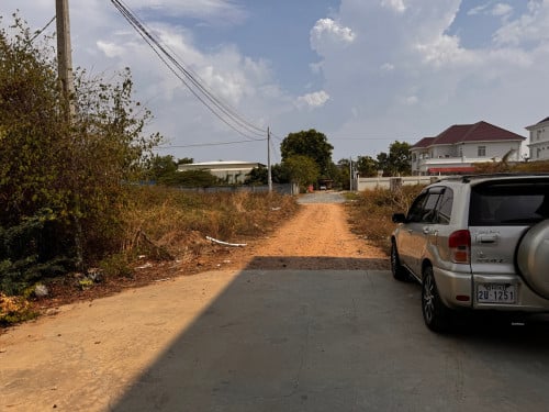 ដីលក់តម្លៃល្អទំហំ 40m x 30m ក្បែរបុរីអរគីដេពោធិ៍ចិនតុង