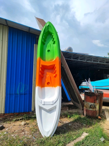 លក់ទូកកាយ៉ាក់ គ្រប់ម៉ូត គ្រប់ពណ៌ កម្ម៉ង់បាន តម្លៃធូរៗ