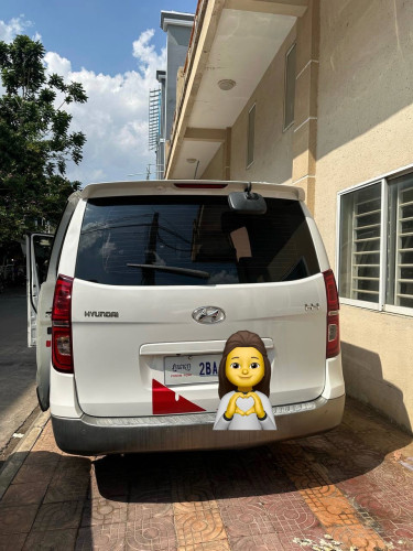 ឡានគ្រួសារមិនដែលជួល 017889985