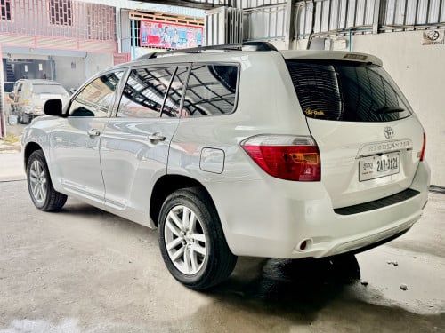 ឡានលក់ឆ្នាំ09 ម៉ាស៊ីន4 ប៉ុង1 កៅអី3ជួល កៅអីចុច ព៉ោង9 ម៉ាស៊ីនត្រជាក់មុខក្រោយ ពណ៌ស