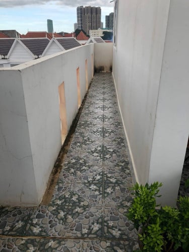 ក្បែរអុីអន1 និងកោះពេជ្រ