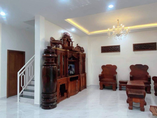 វីឡាលក់បន្ទាន់, ផ្ទះកាច់កែងស្អាត ទំហំដី 10m x21.5m, ទំហំផ្ទះ 8m x13m