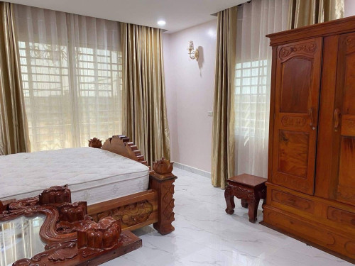 វីឡាលក់បន្ទាន់, ផ្ទះកាច់កែងស្អាត ទំហំដី 10m x21.5m, ទំហំផ្ទះ 8m x13m