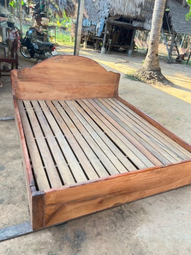 គ្រែ បេង ខ្នាត180x200