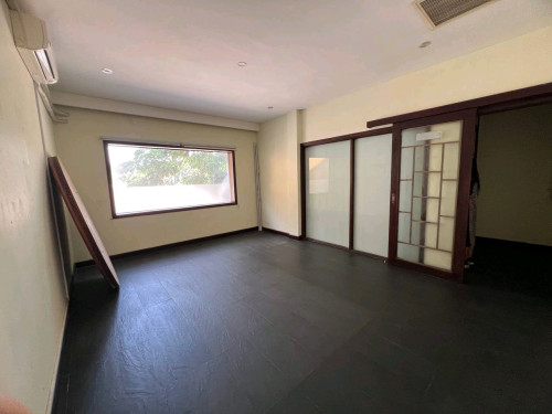 អគារពាណិជ្ជកម្មួជួល លើផ្លូវសុធារស (ទល់មុខ គ.ជ.ប ក្បែរ Aeon 1