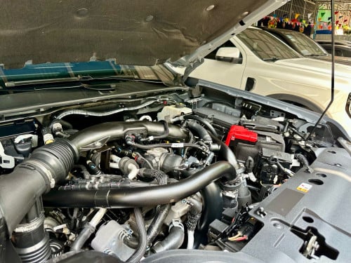 ឡានលក់ Ford Ranger Raptor ពណ័សុីម៉ង់ 023 ម៉ាសុីនសាំង