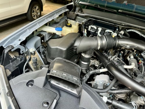 ឡានលក់ Ford Ranger Raptor ពណ័សុីម៉ង់ 023 ម៉ាសុីនសាំង