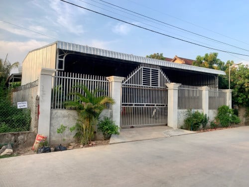 ផ្ទះដីឡូដ៌កែងលក់បន្ទាន់ / House for sale urgent