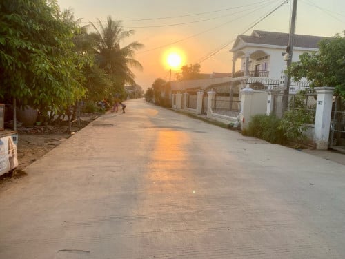 ផ្ទះដីឡូដ៌កែងលក់បន្ទាន់ / House for sale urgent