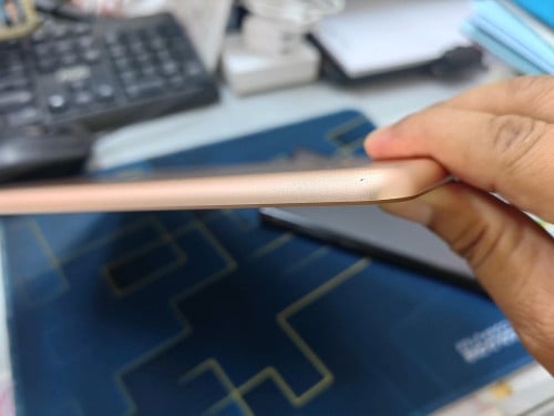 លក់ipad 6 wifi 32G like new
