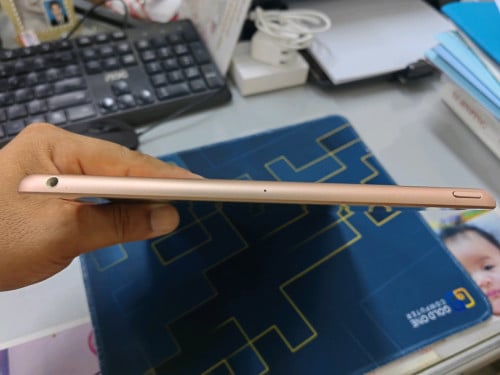 លក់ipad 6 wifi 32G like new