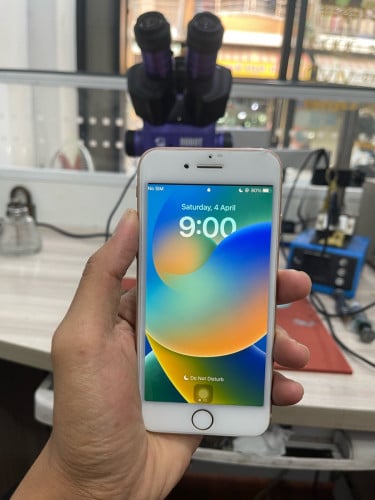លក់IPhone 8 អត់ដេីរHome ខូចកាមេរ៉ាមុខ 18$