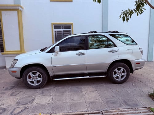 ចង់លក់Lexus Rx300 2001