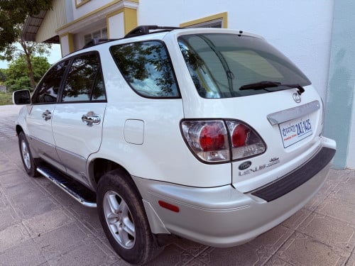 ចង់លក់Lexus Rx300 2001